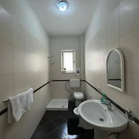 Urban Oasis 2 Apartment *
