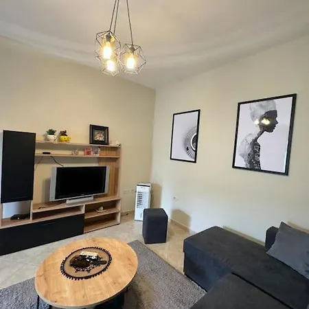 Urban Oasis 2 Apartment *
